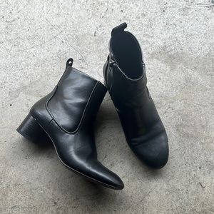 Worn 3-4 times Zara boots!